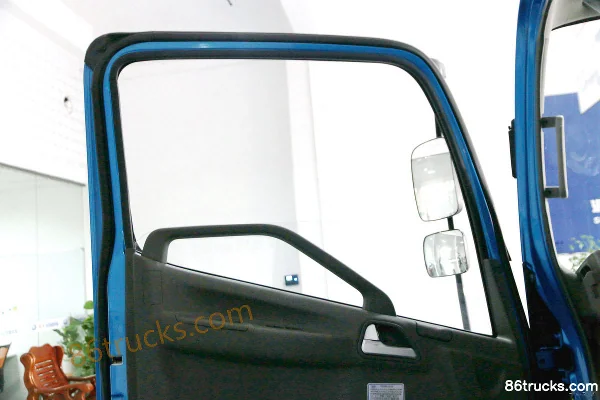 FAW Jiefang J6F 108hp 4X2(6 wheels) Single Row Light Truck Chassis Cab (2) | 86Trucks