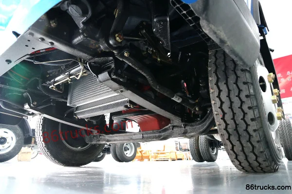FAW Jiefang J6F 108hp 4X2(6 wheels) Single Row Light Truck Chassis (3) | 86Trucks