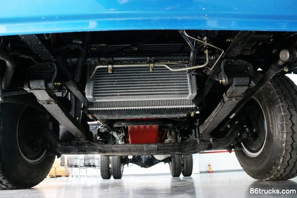 FAW Jiefang J6F 108hp 4X2(6 wheels) Single Row Light Truck Chassis (2) | 86Trucks
