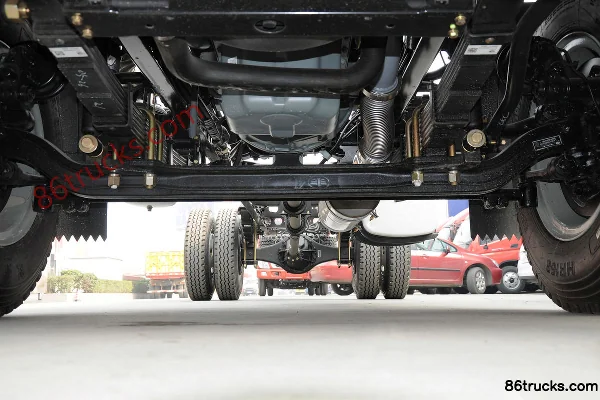 FAW Jiefang J6L Medium Truck 164hp 4X2(6 wheels) Cargo Truck Chassis (Southwest Version) (1) | 86Trucks
