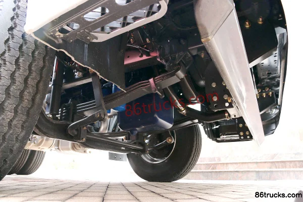Dongfeng Liuqi Chenglong M7 Heavy Truck 460hp 6X4(10 wheels) Tractor Truck Chassis (1) | 86Trucks