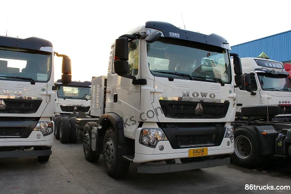 Sinotruk HOWO T5G 290hp 8X4(12 wheels) LNG Dump Truck Chassis Exterior