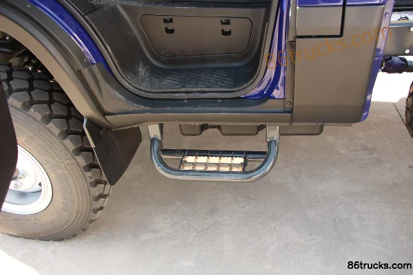 IVECO Daily medium truck 170hp 4X4(6 wheels) single-row cargo truck chassis Cab (1) | 86Trucks