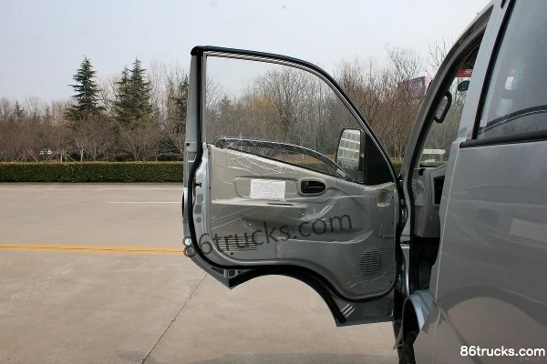 Foton Forland Kangrui K1 68 ch 4X2(6 roues) camion léger plateau 2,7 m cabine double (1) | 86Trucks