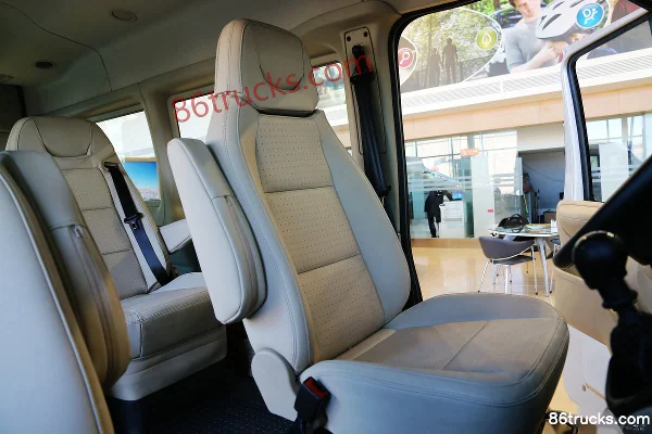 JMC New Transit 2016 Luxury 136hp Commercial Vehicle Cargo Box (1) | 86Trucks