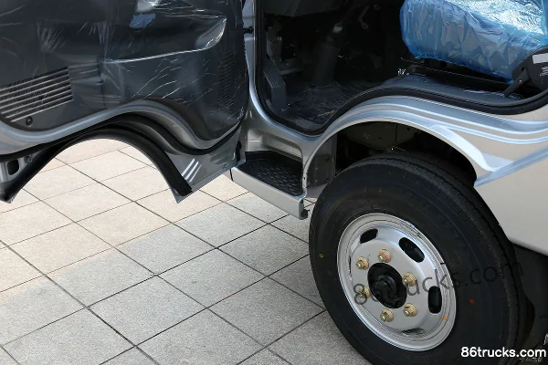 Foton Shidai Kangrui K2 82 ch, 4X2(6 roues), 3 m double cabine plateau léger (3) | 86Trucks
