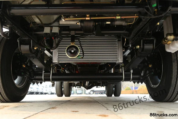 Foton Shidai Kangrui K2 82 ch, 4X2(6 roues), 3 m double cabine plateau léger Châssis (1) | 86Trucks