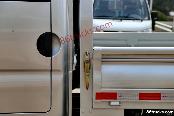 Foton Shidai Kangrui K2 82 ch, 4X2(6 roues), 3 m double cabine plateau léger Carrosserie (2) | 86Trucks
