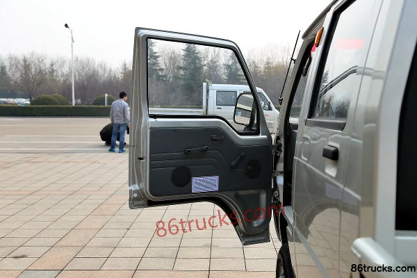Foton Yuling V1 1,8 L 68 ch 4X2(6 roues) diesel plateau à ridelles double cabine micro camion (Quanchai) (1) | 86Trucks