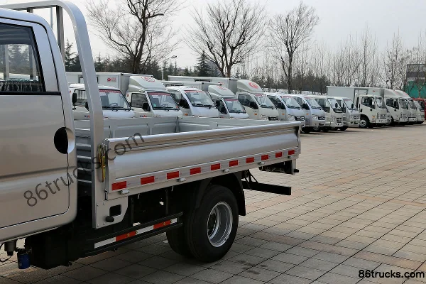 Foton Shidai Kangrui K2 82 ch, 4X2(6 roues), 3 m double cabine plateau léger Carrosserie (1) | 86Trucks