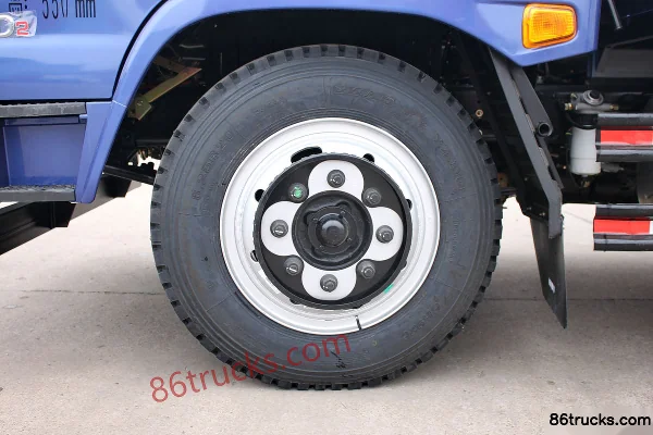 Foton Ruiwo Medium Truck 132 hp 4X2(6 wheels) 5.8m Semi-Cab Flatbed Cargo Truck (1093 Emergency Brake) Chassis (3) | 86Trucks