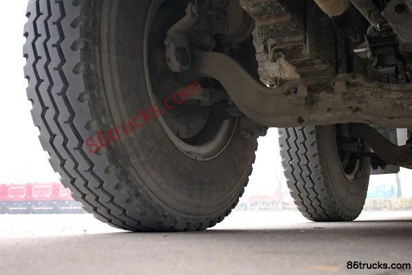 Foton Ruivo Medium Truck 310 hp 8X4(12 wheels) Cargo Truck Chassis (2) | 86Trucks