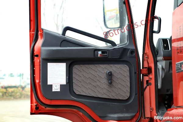 Foton Ruivo Q5 180 hp 4X2(6 wheels) 7.6m van cargo truck Cab (2) | 86Trucks