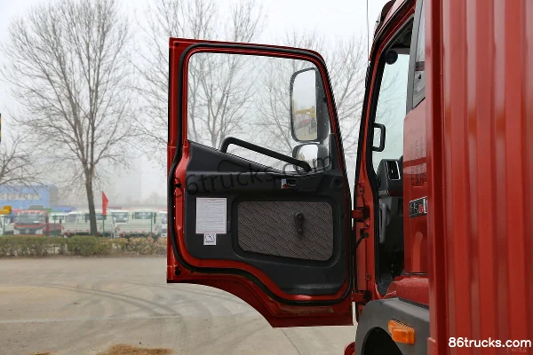 Foton Ruivo Q5 180 hp 4X2(6 wheels) 7.6m van cargo truck Cab (1) | 86Trucks