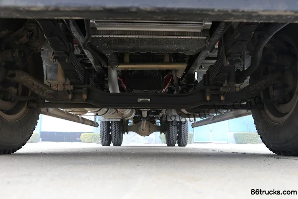 Foton Ruivo Q5 180 hp 4X2(6 wheels) 7.6m van cargo truck Chassis (1) | 86Trucks