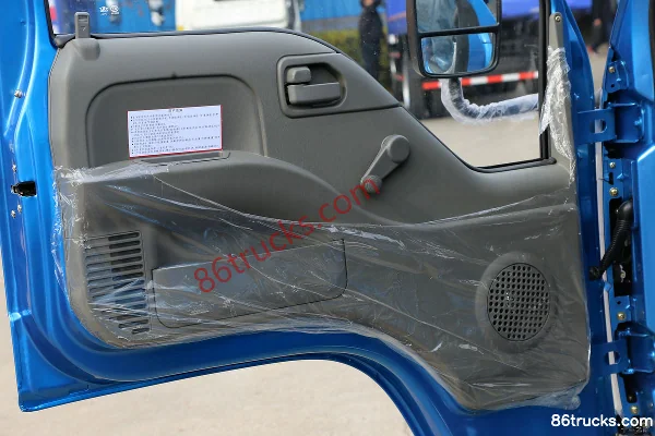 Foton Xiaoyun 95 hp 4X2(6 wheels) 3.67m dump truck Cab (2) | 86Trucks