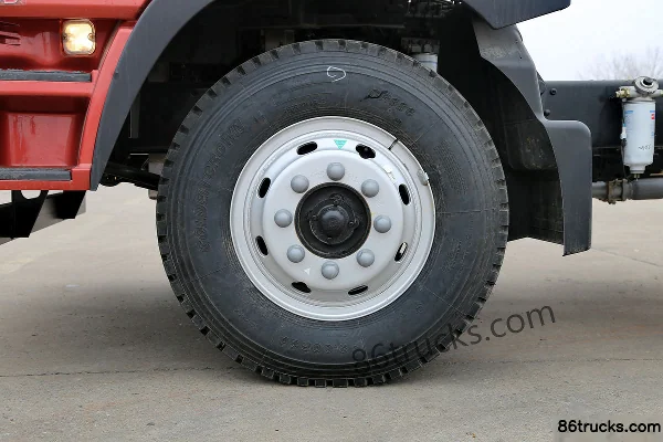 Foton Ruivo Medium Truck 168 hp 4X2(6 wheels) 5700mm Wheelbase Cargo Truck Chassis (6-speed) (3) | 86Trucks