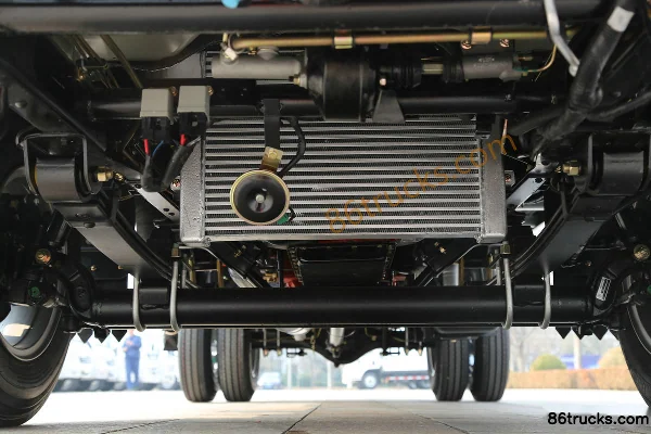 Foton Forland Kangrui K2 82hp 4X2(6 wheels) 3.4m Semi-cab Flatbed Light Truck Chassis (1) | 86Trucks