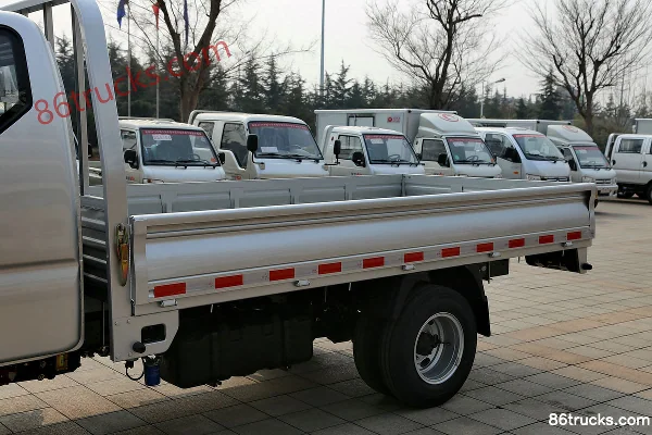 Foton Forland Kangrui K2 82hp 4X2(6 wheels) 3.4m Semi-cab Flatbed Light Truck Body (1) | 86Trucks