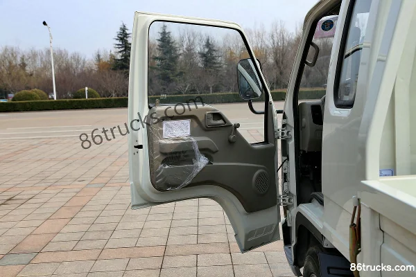 Foton Forland Small Card Star 2 68hp 4X2(6 wheels) 2.7m semi-row flatbed mini truck Cab (1) | 86Trucks