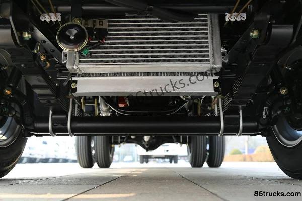 Foton Forland Xiaoka Star 65hp 4X2(6 wheels) 3.3m Single Row Flatbed Light Truck Chassis (1) | 86Trucks