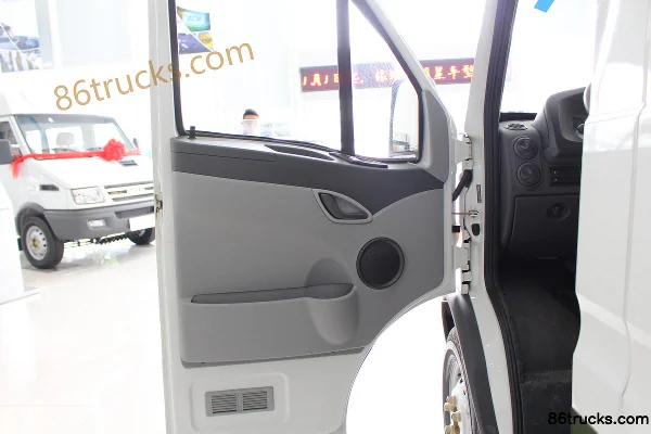 NAVECO Daily A32 129hp Commercial Vehicle Cab (2) | 86Trucks