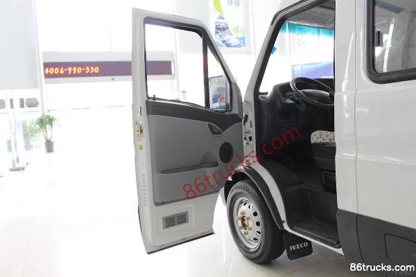 NAVECO Daily A32 129hp Commercial Vehicle Cab (1) | 86Trucks