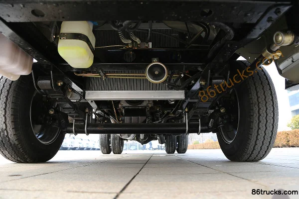 Foton Shidai Yuling VQ2 1.5L 112 ch 4X2(6 roues) essence 2,71 m double rangée camion plateau micro Châssis (1) | 86Trucks