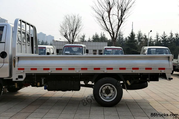 Foton Forland Kangrui K2 82 hp 4X2(6 wheels) 3.7m single-row flatbed light truck Body (2) | 86Trucks