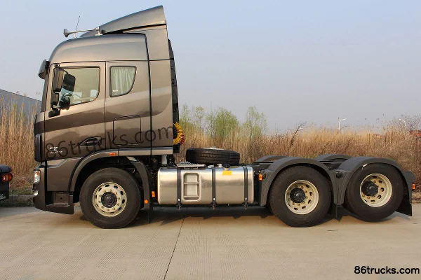 Union Truck U460 Heavy Truck 460 hp 6X2R Tractor Truck Exterior (3) | 86Trucks