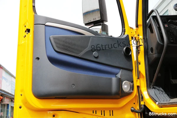 Sinotruk HOWO T7H Heavy Truck 540 hp 4X2(6 wheels) Tractor Truck (High Roof) Cab (3) | 86Trucks