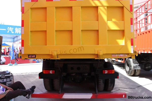 Sinotruk Yuanwei poids lourd 280 ch 8X4(12 roues) camion benne 7,4 m Châssis (3) | 86Trucks