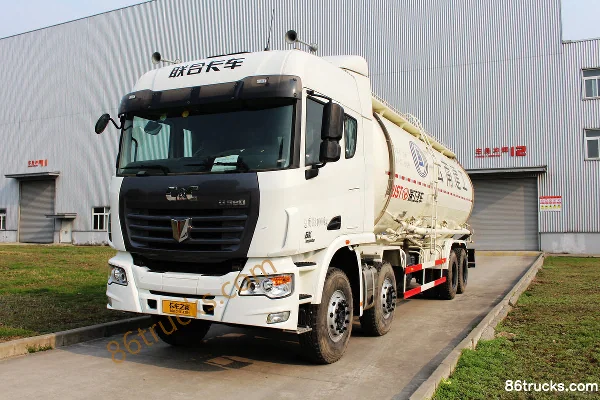 Union Truck U380 380 hp 8X4(12 wheels) Powder Material Truck Exterior (3) | 86Trucks