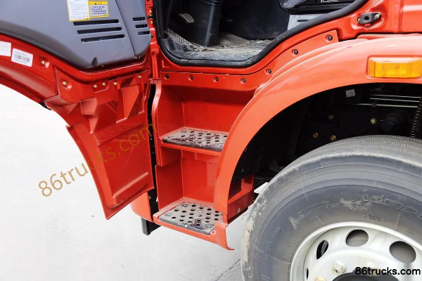 FAW Jiefang J6M heavy truck 370 hp 6X2(8 wheels) tractor truck Cab (3) | 86Trucks
