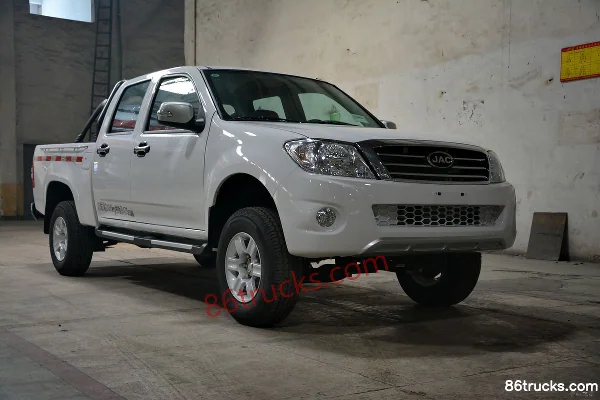 JAC Ruiling V5 Limited Edition 2015 Model 2WD 2.2L Gasoline Large Double Row Pickup Exterior