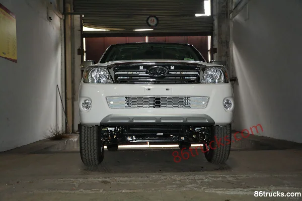 JAC Ruiling V5 Édition limitée 2015 2 roues motrices 2,2 L essence grande double cabine pick-up Extérieur (2) | 86Trucks