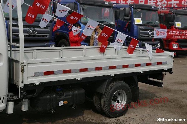 JAC Kangling X5 Luxe 1.5L Quanchai 102 ch 4X2(6 roues) essence mini camion 3,5 m Carrosserie (1) | 86Trucks