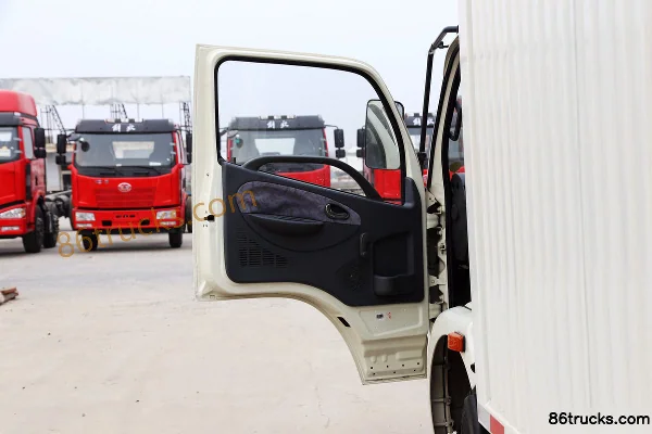 Dongfeng Yuhu 112 hp 4X2(6 wheels) Gasoline/CNG 4.2m single-row van light truck (DFD5032XXYLN1) Cab (1) | 86Trucks