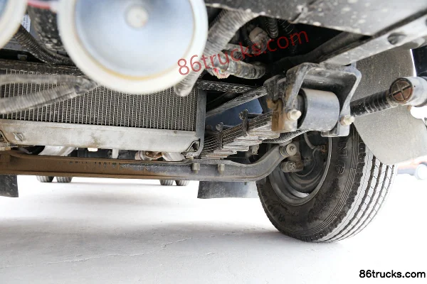 Dongfeng Yuhu 112 hp 4X2(6 wheels) Gasoline/CNG 4.2m single-row van light truck (DFD5032XXYLN1) Chassis (3) | 86Trucks