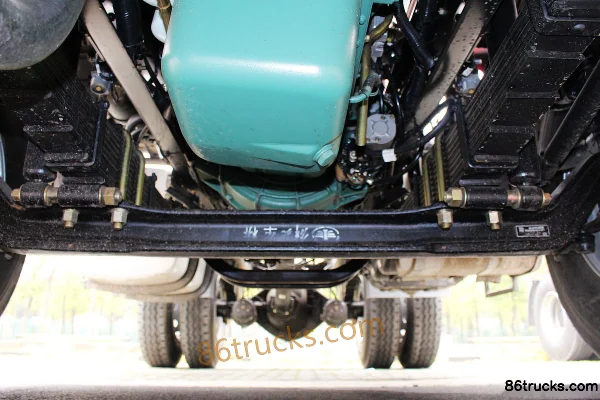 FAW Jiefang J6M Heavy Truck 350 hp 4X2(6 wheels) Port Tractor Truck Chassis (2) | 86Trucks