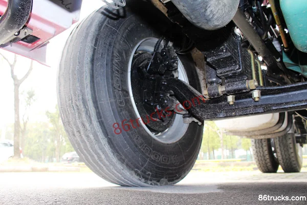 FAW Jiefang J6M Heavy Truck 350 hp 4X2(6 wheels) Port Tractor Truck Chassis (1) | 86Trucks