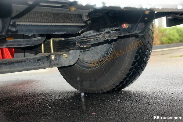JMC Xinshunda 109 hp 4X2(6 wheels) Sweeper Truck (Huawei Chiled Brand) Chassis (3) | 86Trucks