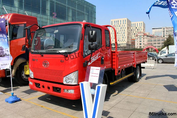 FAW Jiefang J6F 4.1L diesel 190 ch 4X2(6 roues) Fast Gear 8 vitesses 4,82 m cabine avancée camion porteur à ridelles Extérieur (3) | 86Truck
