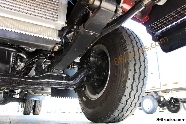 FAW Jiefang J6F 4.1L diesel 190 ch 4X2(6 roues) Fast Gear 8 vitesses 4,82 m cabine avancée camion porteur à ridelles Châssis (2) | 86Trucks