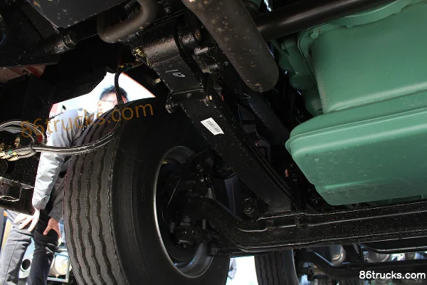 FAW Jiefang Qingdao JH6 Heavy Truck 350 hp 6X2(8 wheels) Tractor Truck Chassis (3) | 86Trucks