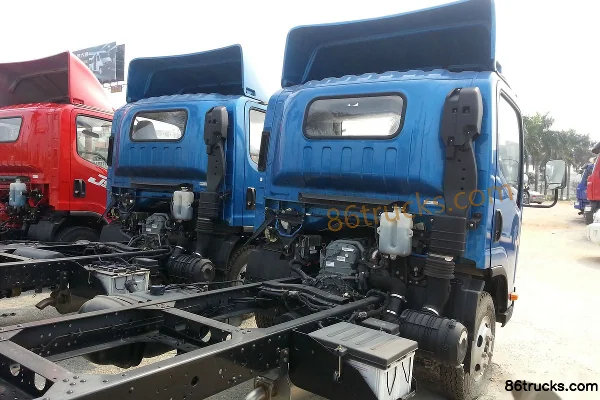 FAW Jiefang J6F 110 hp 4X2(6 wheels) 3300 wheelbase single cab light truck chassis Exterior (3) | 86Trucks