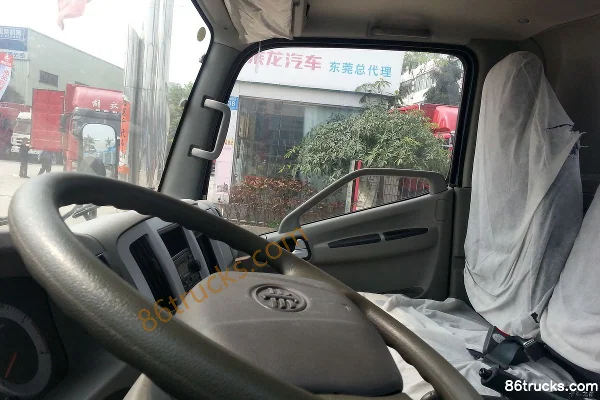 FAW Jiefang J6F 110 hp 4X2(6 wheels) 3300 wheelbase single cab light truck chassis (1) | 86Trucks