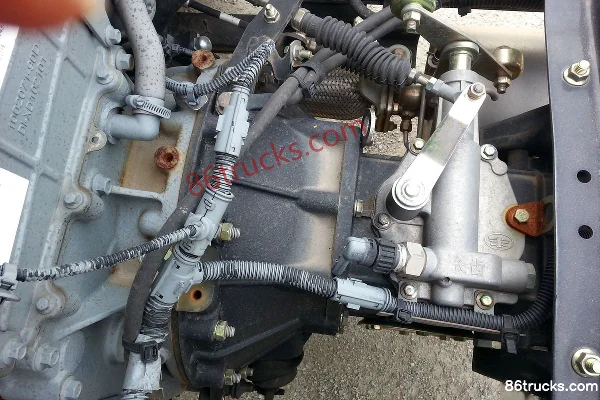 FAW Jiefang J6F 110 hp 4X2(6 wheels) 3300 wheelbase single cab light truck chassis (3) | 86Trucks