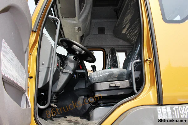Dongfeng Liuqi Chenglong M5 Heavy Truck 330 hp 4X2(6 wheels) Tractor Truck Cab (1) | 86Trucks