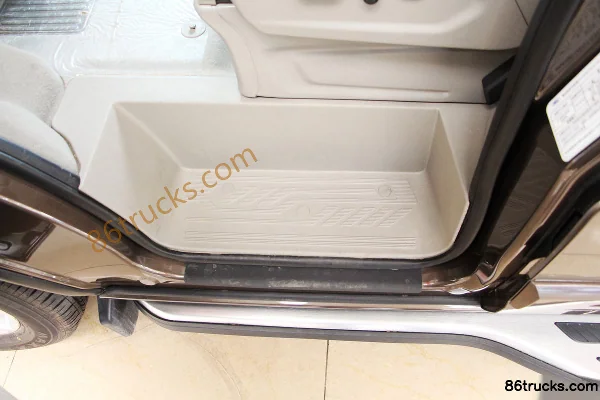 Ford Tourneo Titanium Elite Auto 203hp 2.0T panel van Cab (3) | 86Trucks